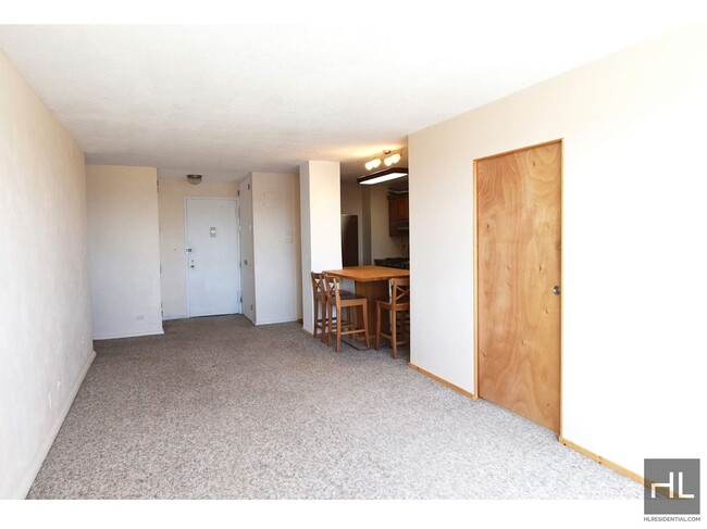 Building Photo - Junior 4 apartment for rent with open kitc...