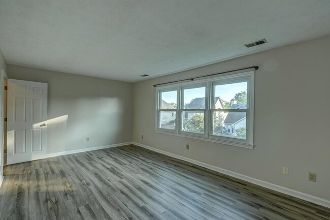 Building Photo - 3789 White Pine Dr