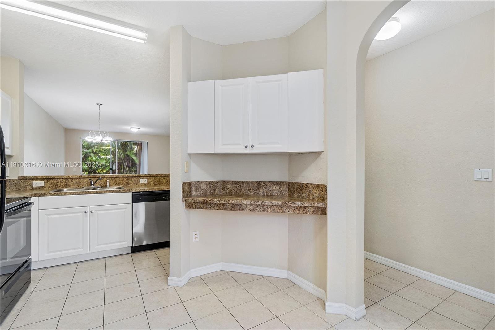 Building Photo - 3717 Sonoma Dr