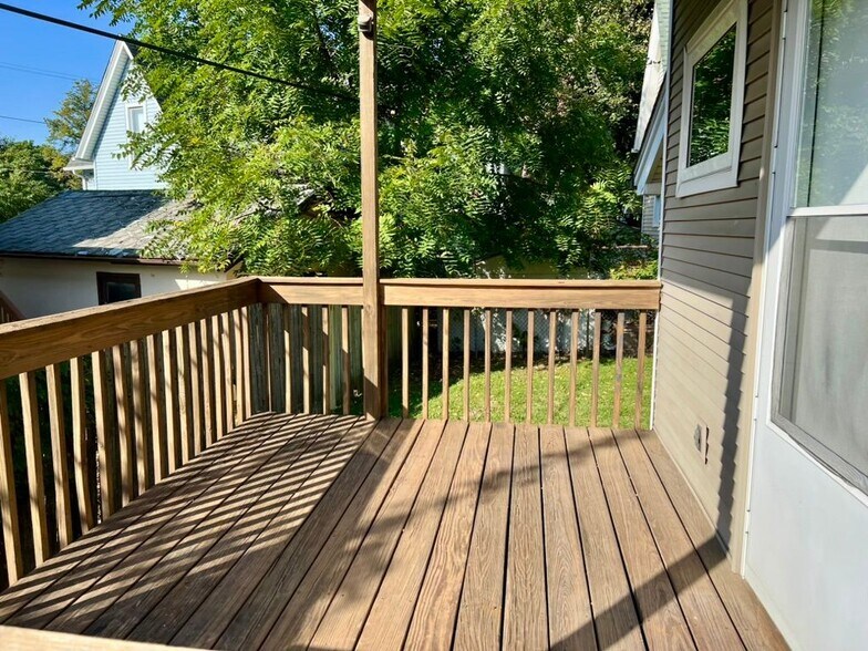 Building Photo - 1823 Hutchins Ave