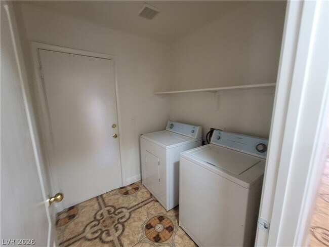 Building Photo - 4406 Cinema Ave