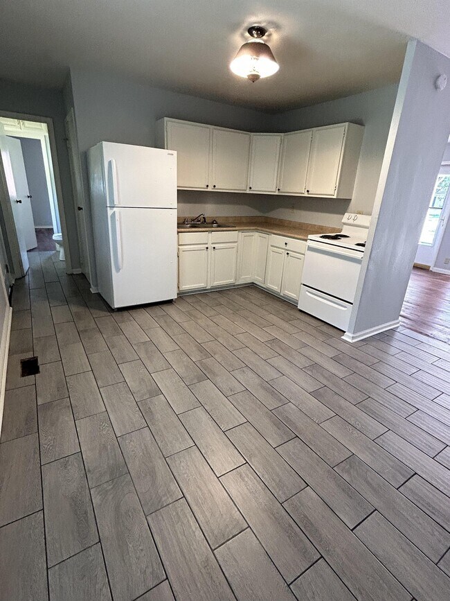 Building Photo - 8704 E 92nd St