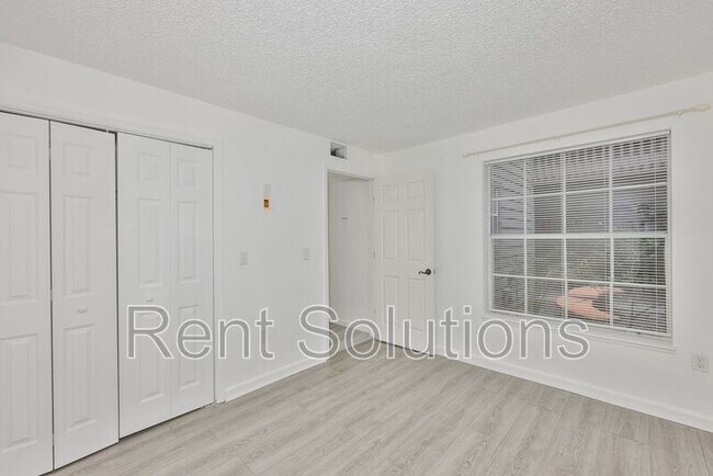 Building Photo - 2500 Winding Creek Blvd