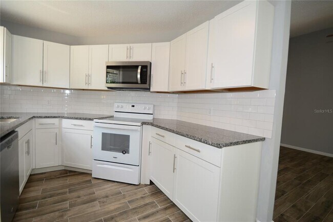 Building Photo - 107 Brunswick Ln