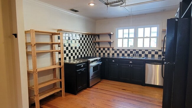 Building Photo - PRE -LEASING FOR AUGUST 1ST! Great College Rental! Beautiful Home Near Tech Campus!!