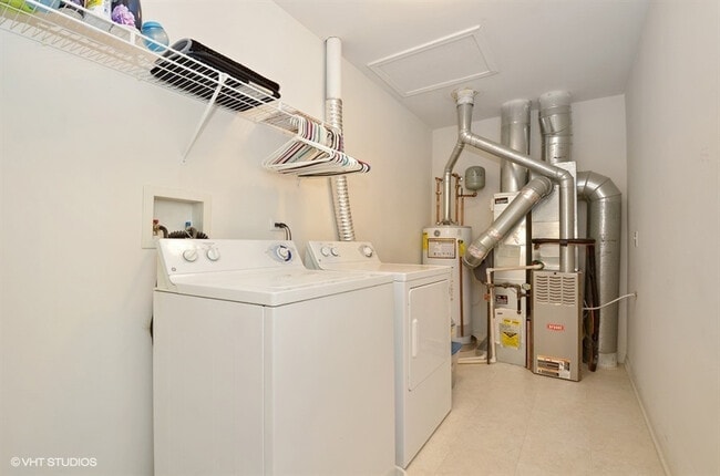 Building Photo - 376 Tower Dr