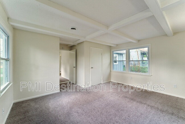 Building Photo - 5026 Locust Ave