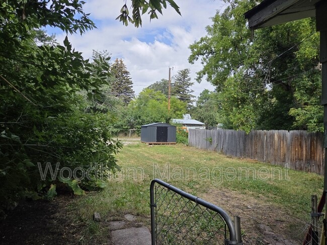 Building Photo - 521 N Rouse Ave