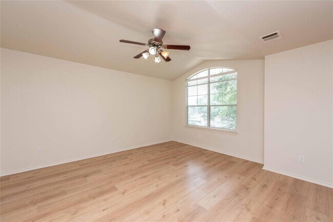 Building Photo - 10502 Wylie Dr