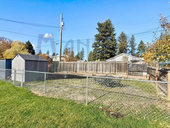 Building Photo - Beautiful South Hill Home