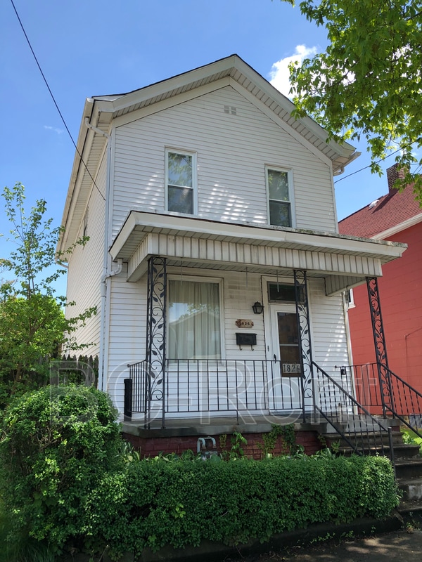 Building Photo - 1826 5th Ave