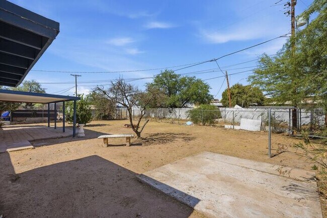 Building Photo - 4608 Fremont Ave