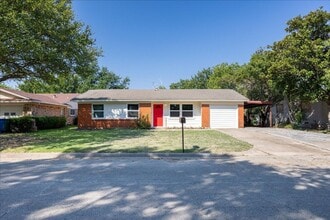 Building Photo - 103 Hillcrest Dr