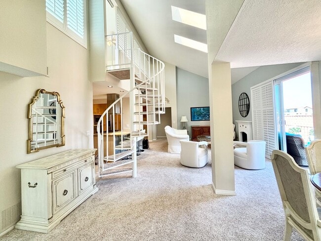 Building Photo - Oxnard | The Colony | 2 Bed + 2 Bath Condo...