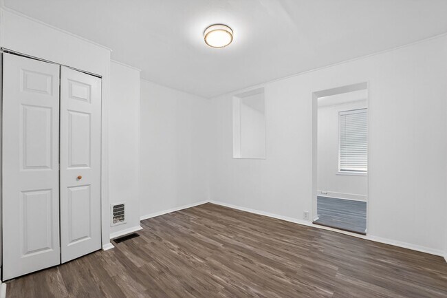 Building Photo - 2 bedroom 1.5 bath rowhome for rent in Baltimore