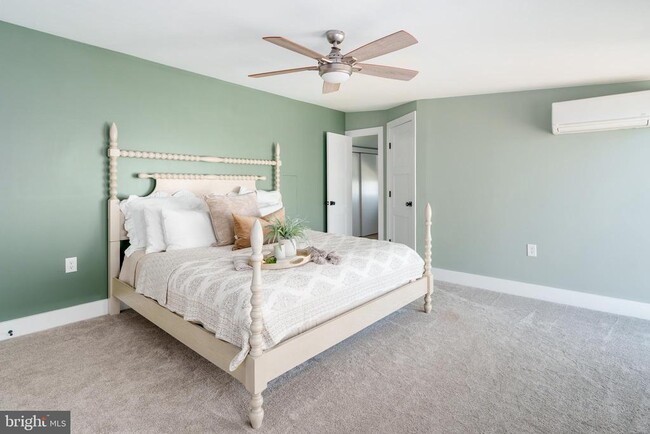 Building Photo - 26 Park Ln