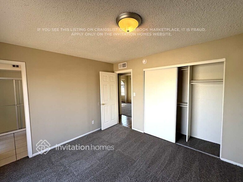 Building Photo - 5256 W Cholla St