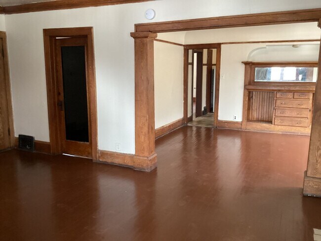 Building Photo - 3730-3732-3732 W Roberts St