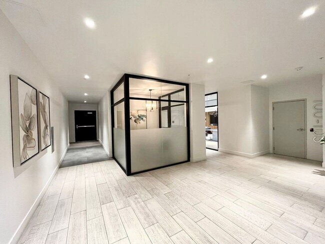 Building Photo - Great Condo For Rent
