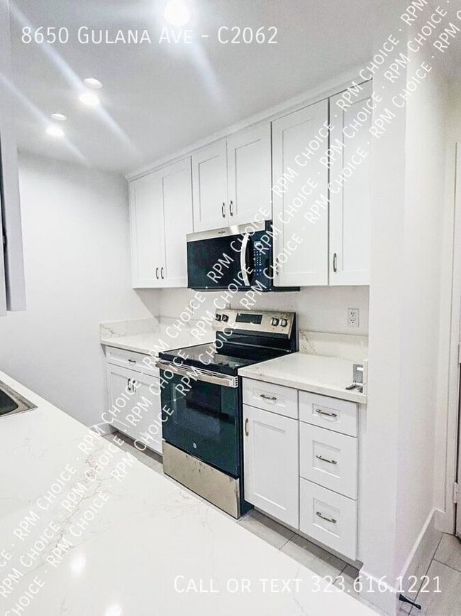 Building Photo - 8650 Gulana Ave