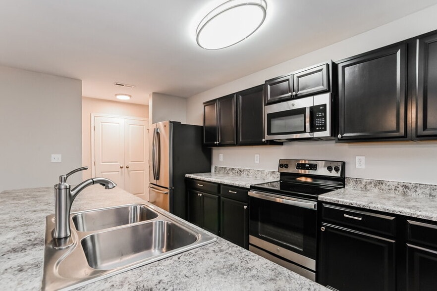 Building Photo - 1603 Joseph Hewes Ct