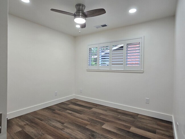 Building Photo - Blossomhillduplex
