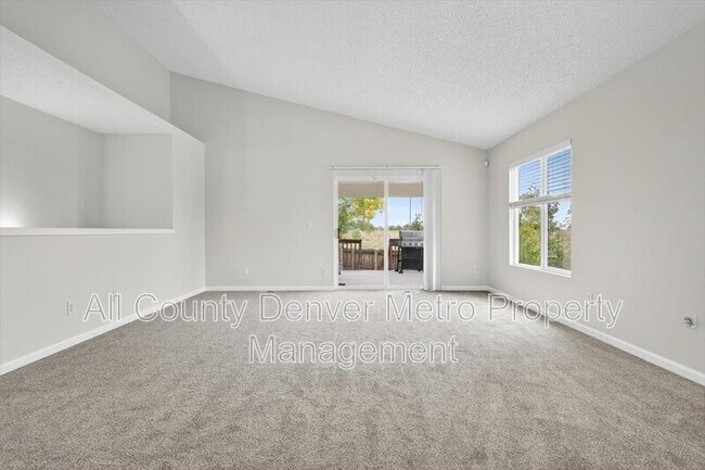 Building Photo - 5241 Helena St