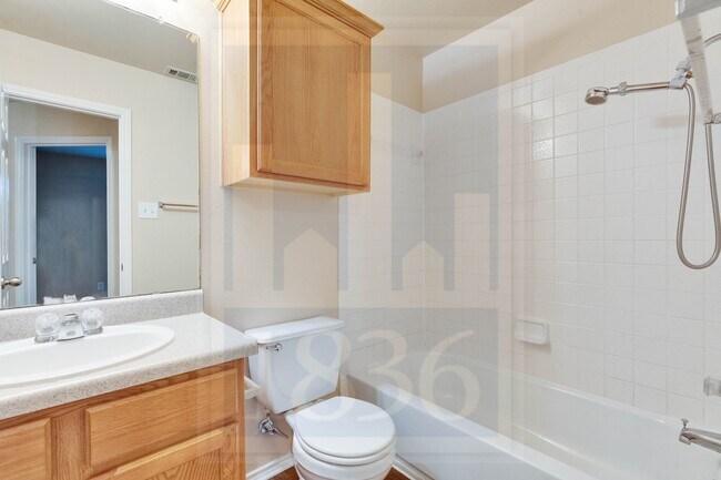 Building Photo - 2311 Bluffstone Dr