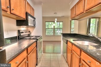 Building Photo - 1702 Ascot Way