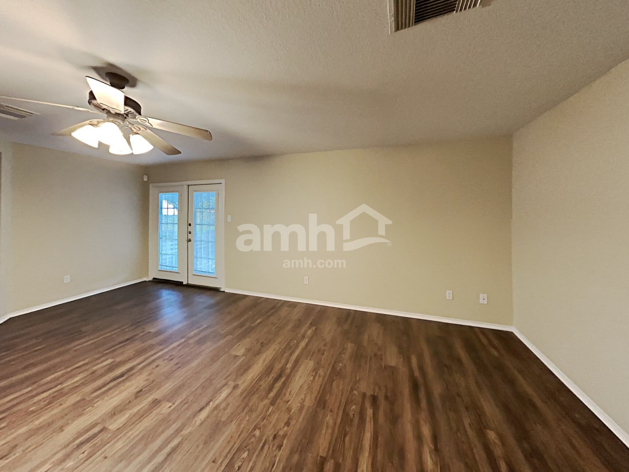 Building Photo - 10339 Manor Crk