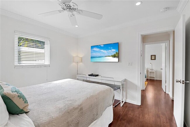 Building Photo - 2360 NE 15th Terrace