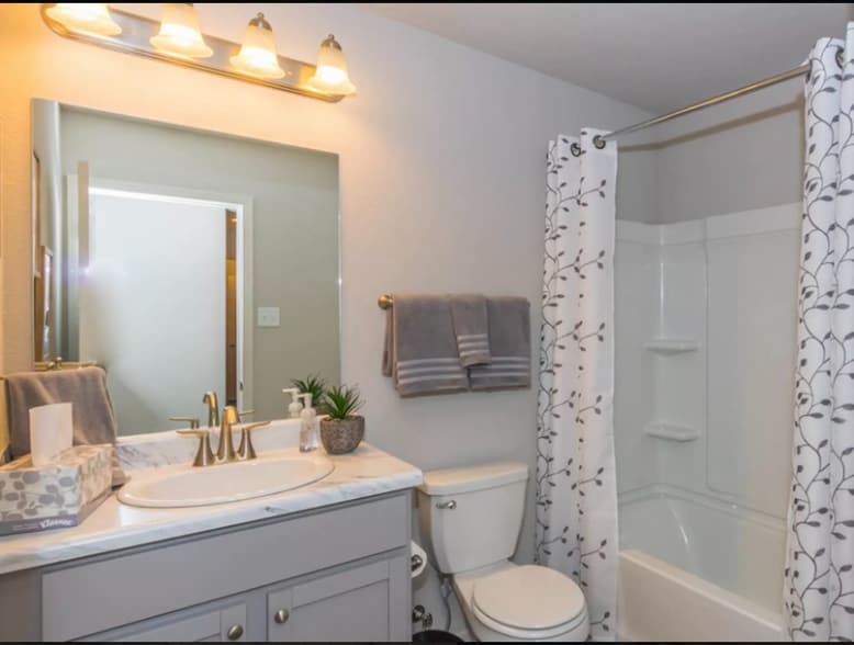 Building Photo - 5041 Woodstream Dr