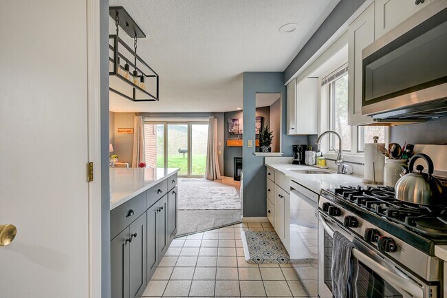 Building Photo - F37 Nordic Village Ln