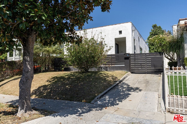 Building Photo - 1316 Mariposa Ave