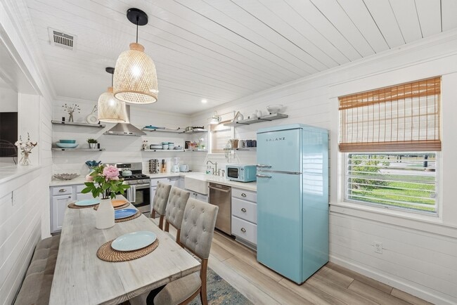 Building Photo - 3101 Kleinmann Ave