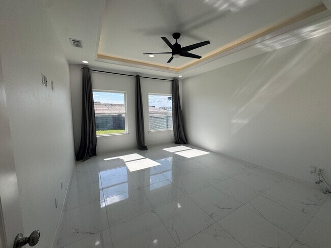 Building Photo - 1504 Ocaso Dr
