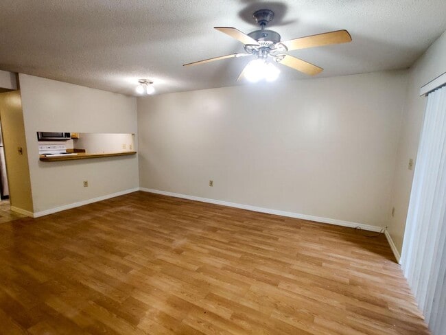 Building Photo - 117 Crown Point Cir