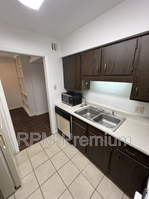 Building Photo - 4547 Alvin Dark