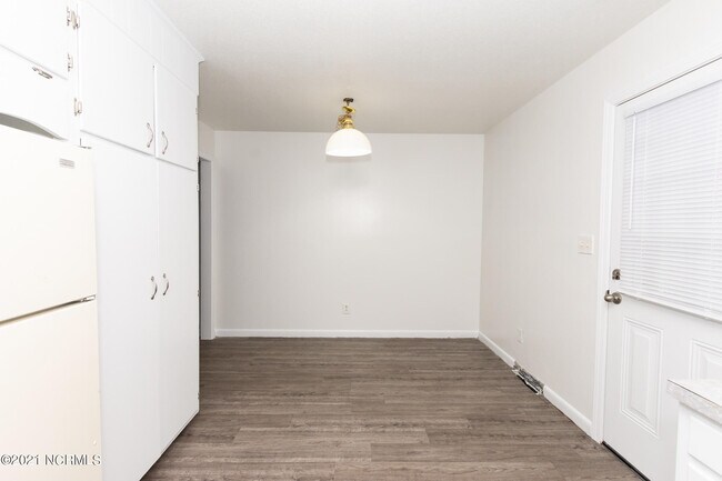 Building Photo - 318 Richlands Ave