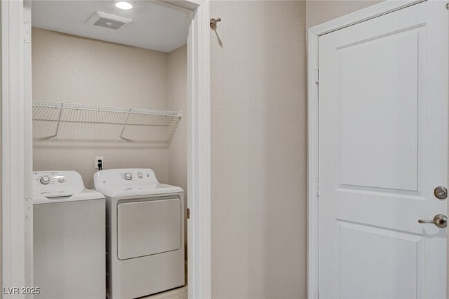 Building Photo - 2409 Bellinzona Pl