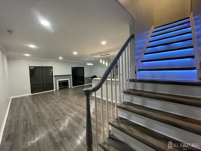 Building Photo - 42 Ashford Dr