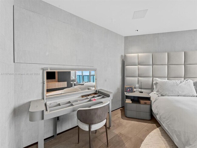 Building Photo - 3101 S Ocean Dr