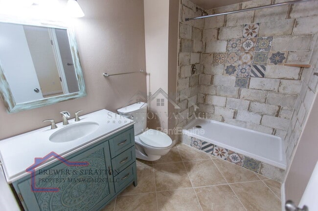 Building Photo - 18414 N 129th Ave