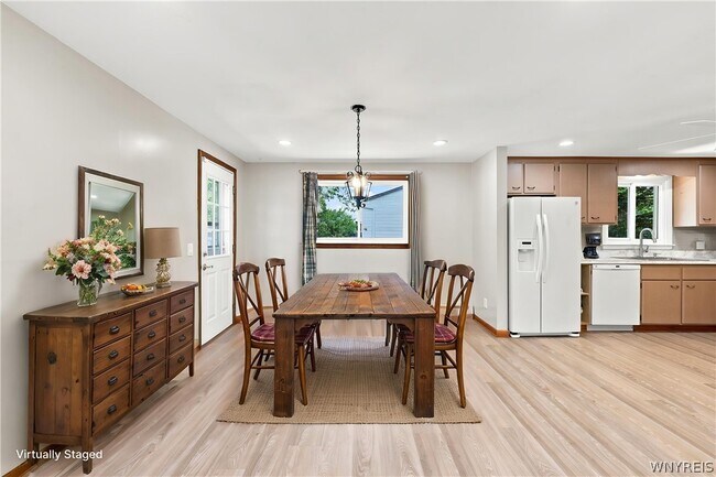 Building Photo - 35 Tomcyn Dr