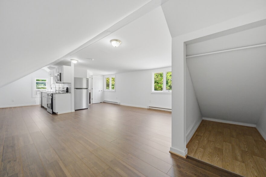 Building Photo - 302 Marlin Dr