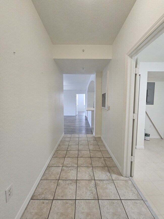 Primary Photo - 7965 Preserve Cir