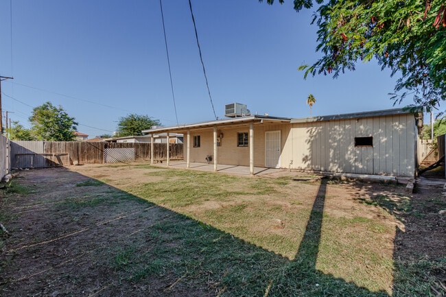 Building Photo - 2823 W Keim Dr