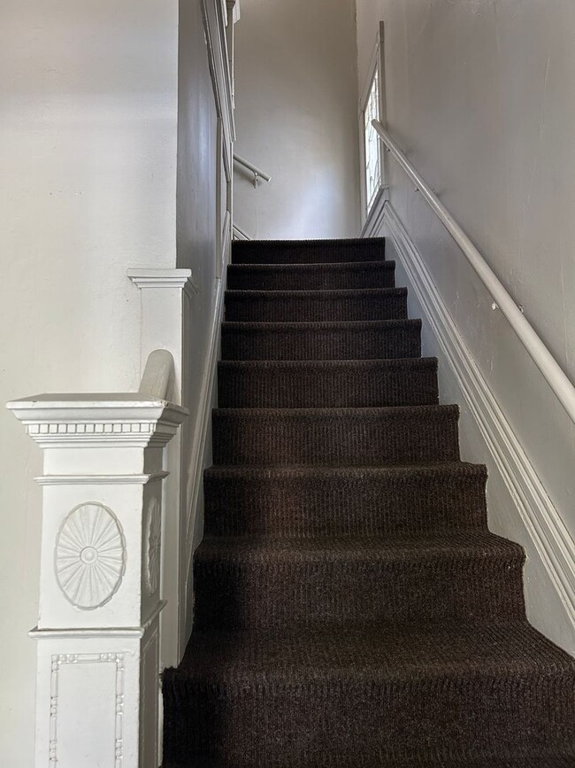 Building Photo - 1 Bedroom, 1 Bathroom with Den on Union St...