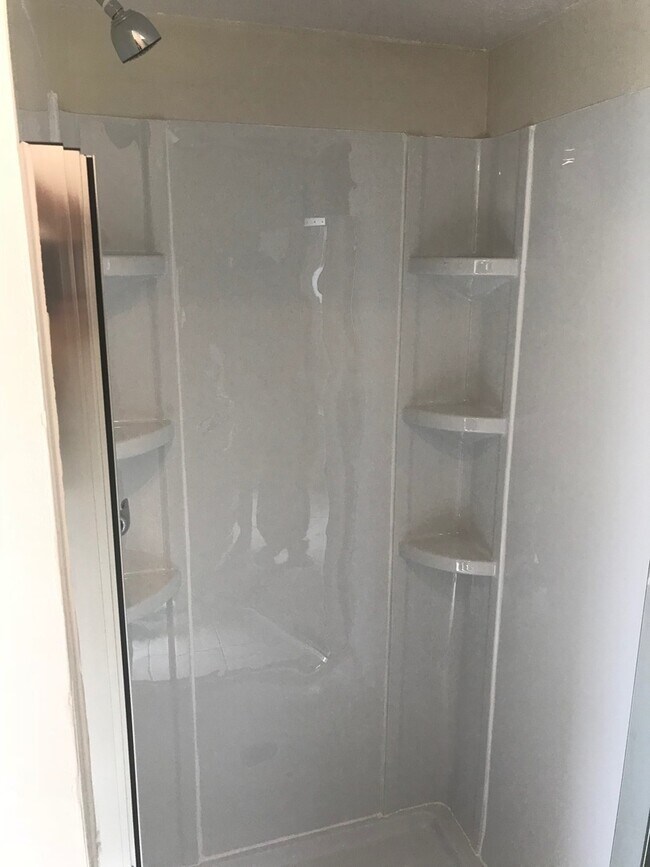 Building Photo - Beautiful Riverdale twin home available for rent