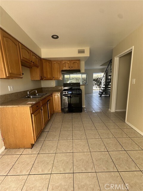 Building Photo - 9509 Los Angeles St